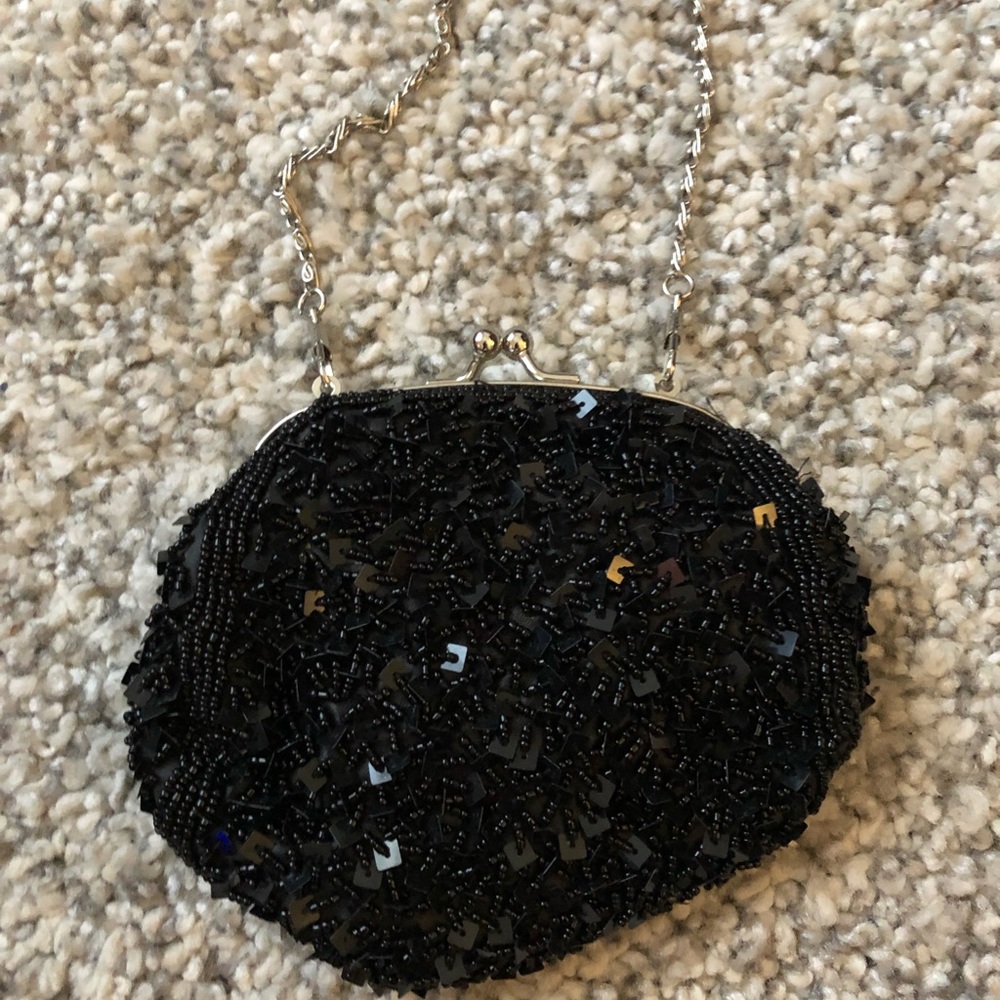 Sequinned clutch purse